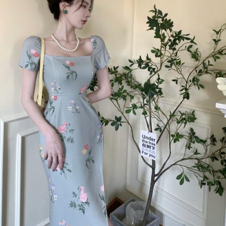 法式复古方领花朵连衣裙女性感开叉气质收腰显瘦包臀长裙 服裝批發女裝批發服飾貨源