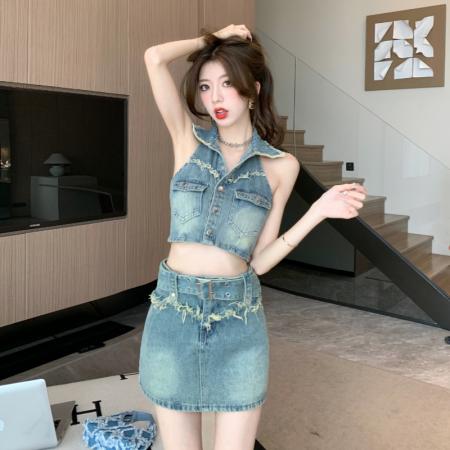甜酷辣妹牛仔套装女性感挂脖背心高腰半身短裙炸街两件套 服裝批發女裝批發服飾貨源