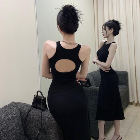 性感辣妹紧身露背连衣裙女纯欲设计感气质修身背心包臀裙 服裝批發女裝批發服飾貨源