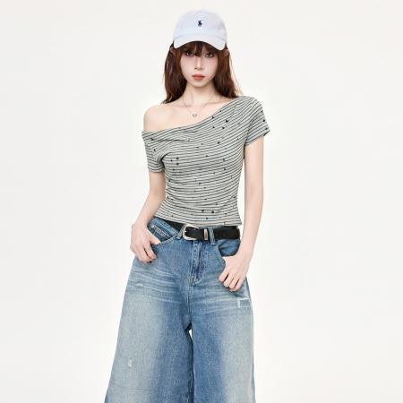 撞色条纹一字领露肩短袖T恤女夏季星星印花修身褶皱上衣 服裝批發女裝批發服飾貨源