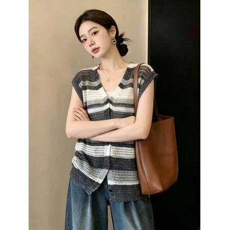 胖MM韩系高级感显瘦条纹单排扣无袖背心上衣  服裝批發女裝批發服飾貨源