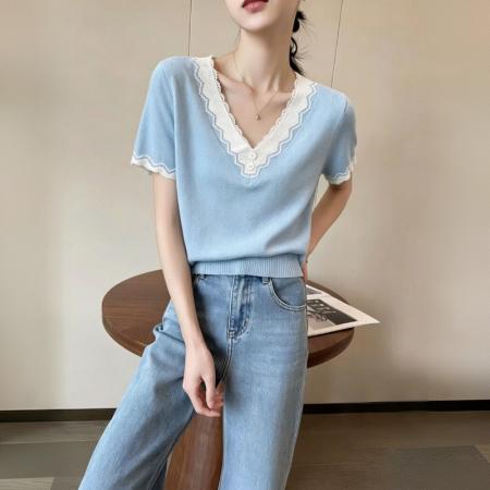 撞色V领冰丝短袖针织衫女夏新款白色上衣气质小众设计感纽扣  服裝批發女裝批發服飾貨源