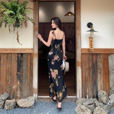 碎花黑色v领裙金盏绮梦法式复古印花吊带连衣裙女夏度假长裙  服裝批發女裝批發服飾貨源