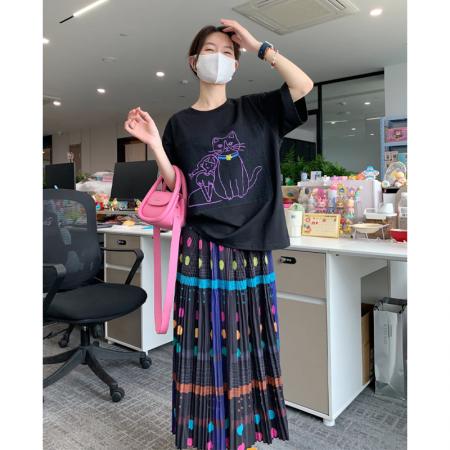 一整套韩系松弛感小猫印花宽松短袖t恤上衣波点半身裙度假风套装 服裝批發女裝批發服飾貨源