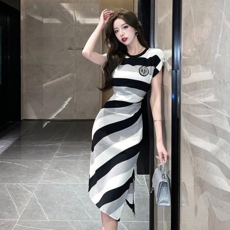 BY20648# 高级女装短袖中长款针织条纹连衣裙女夏季设计感小众修身过膝裙子 服裝批發女裝批發服飾貨源