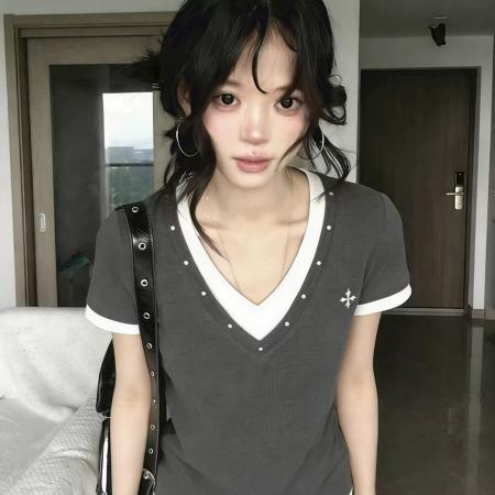 BY20787# 设计感撞色双层v领短袖正肩显瘦T恤女夏新款美式假 服裝批發女裝批發服飾貨源