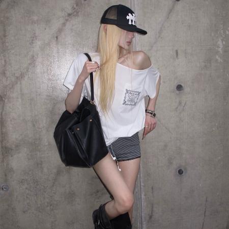 BY20924# 白色斜肩口袋T恤宽松短袖上衣  服裝批發女裝批發服飾貨源