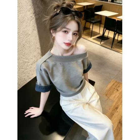 BY20943# 灰色斜领拼接牛仔显瘦短袖T恤女夏季美式巨好看小众穿搭上衣  服裝批發女裝批發服飾貨源