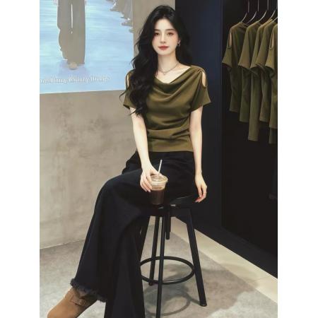 BY20947# 墨绿色荡领简约露肩修身短袖T恤女夏季显瘦减龄休闲洋气上衣  服裝批發女裝批發服飾貨源