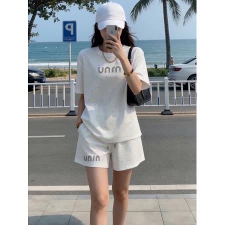 BY20953# 高级感重工字母镶钻休闲套装女夏季时尚宽松T恤短裤两件套  服裝批發女裝批發服飾貨源