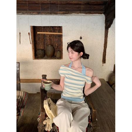 BY20986# 棉无袖t恤女新款夏设计感蓝色条纹假两件露肩斜肩上衣  服裝批發女裝批發服飾貨源
