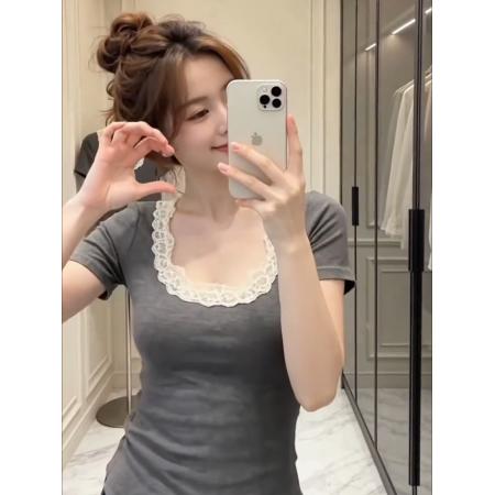 BY21128# 正肩灰色U领修身显瘦短袖t恤女设计感蕾丝花边拼接收腰半袖上衣夏 服裝批發女裝批發服飾貨源