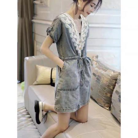 BY21182# 欧洲站蕾丝拼接牛仔连衣裙女夏新款V领收腰小众无袖甜酷短裙 服裝批發女裝批發服飾貨源