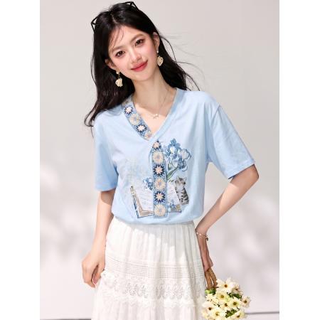 BY21409# 短袖v领t恤女夏季新款蓝色设计感宽松漂亮上衣夏风逐花 服裝批發女裝批發服飾貨源