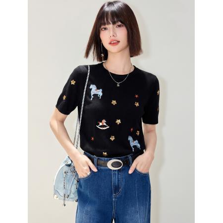 BY21422# 小马刺绣短袖T恤女黑色正肩圆领百搭减龄显瘦上衣 服裝批發女裝批發服飾貨源