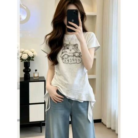 BY21476# 官拍大码女装卡通印花短袖T恤不规则设计别致小个子显瘦百搭上衣 服裝批發女裝批發服飾貨源