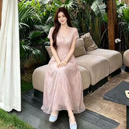 BY21491# 法式轻奢钉珠V领灰色连衣裙女夏季新款胖mm独特气质长裙子 服裝批發女裝批發服飾貨源