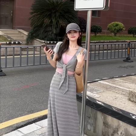 BY21589# 26夏季新款韩版短款防晒开衫绑带修身背心+条纹半身裙时尚套装  服裝批發女裝批發服飾貨源