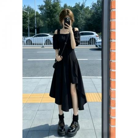 BY21658# 赫本风法式黑色一字肩连衣裙子女新款夏季独特漂亮不规则长裙  服裝批發女裝批發服飾貨源