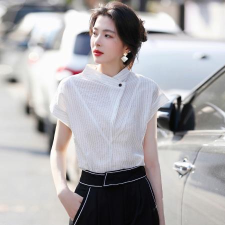 轻奢气质立领条纹短袖衬衫女拼接设计感百搭通勤上衣  服裝批發女裝批發服飾貨源