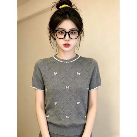 BY21812# 时髦减龄穿搭菱格蝴蝶结短袖针织女夏季宽松显瘦通勤上衣 服裝批發女裝批發服飾貨源