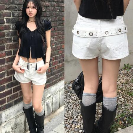 BY21909# 现金属扣子纯色休闲时尚迷你短裤 服裝批發女裝批發服飾貨源