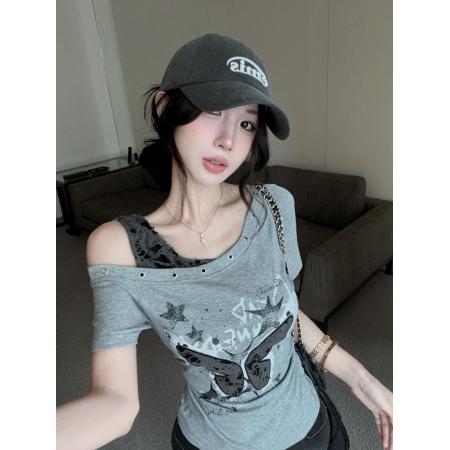 BY21930# 假两件露肩破洞斜领短袖T恤女夏季短款字母印花上衣 服裝批發女裝批發服飾貨源