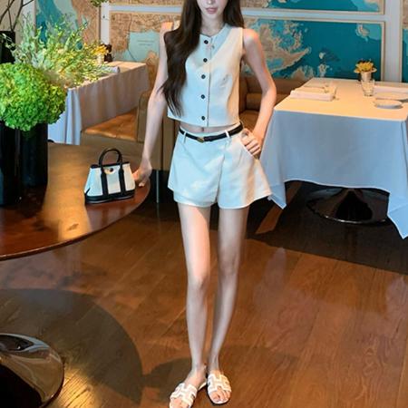 BY22173# 夏季新款时尚设计感纽扣背心马甲假两件短裤女两件套 服裝批發女裝批發服飾貨源