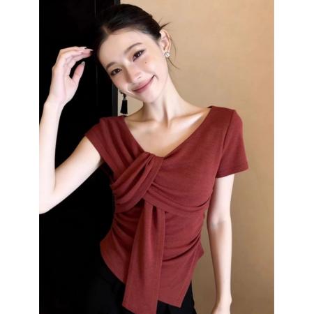 BY22205# 复古红色V领短袖T恤新款设计感褶皱绑带上衣 服裝批發女裝批發服飾貨源