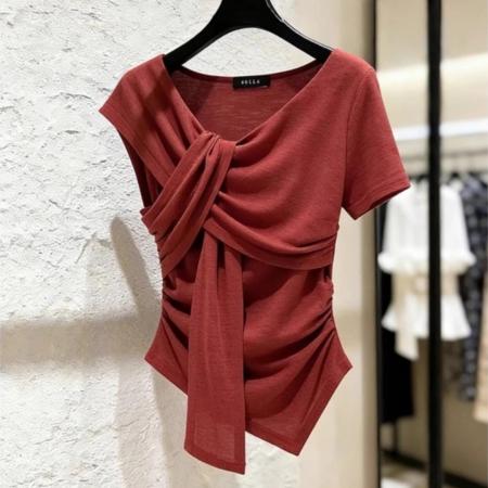 BY22205# 复古红色V领短袖T恤新款设计感褶皱绑带上衣 服裝批發女裝批發服飾貨源