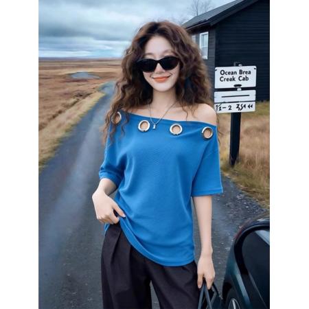 BY22209# 绝美斜肩短袖T恤女新款松弛感镂空气质上衣 服裝批發女裝批發服飾貨源