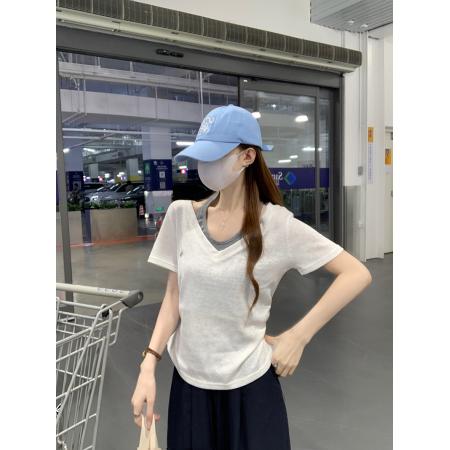 BY22508# 短袖t恤女装夏季新款潮韩系设计感简约纯色假两件V领上衣 服裝批發女裝批發服飾貨源