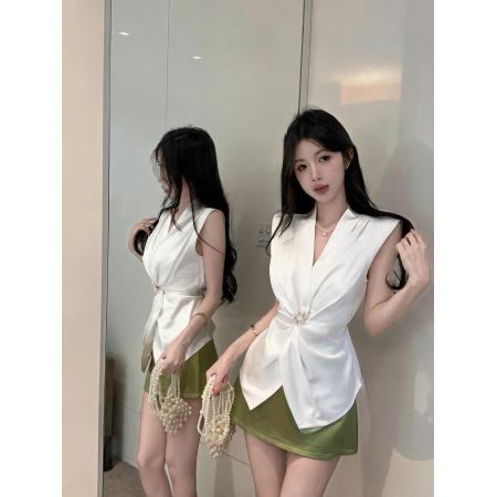 BY23137# 法式气质褶皱扭结无袖收腰系带开叉上衣 服裝批發女裝批發服飾貨源