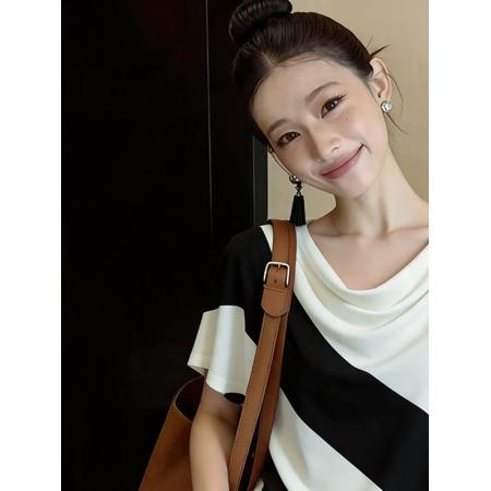 夏季美式复古撞色正肩荡领短袖t恤女独特设计感修身显瘦辣妹上衣 服裝批發女裝批發服飾貨源