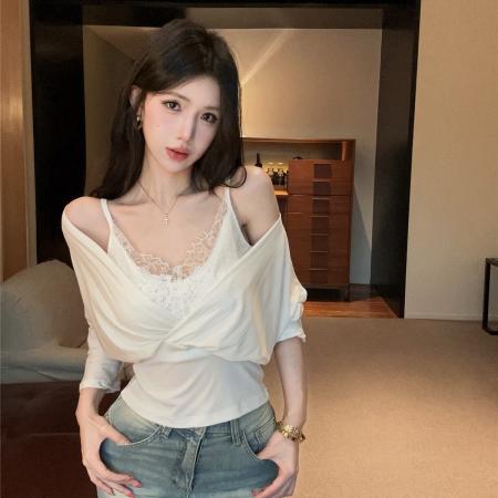 BY23308# 小心机露肩V领收腰蕾丝吊带氛围感叠穿两件套上衣 服裝批發女裝批發服飾貨源