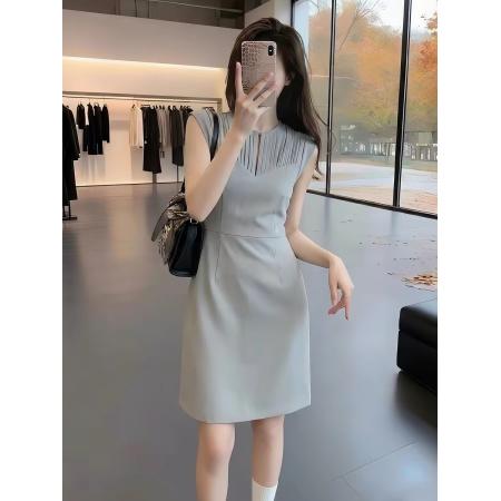 BY23406# 法式轻熟风V领流苏无袖连衣裙女夏季新款设计感收腰显瘦气质裙子 服裝批發女裝批發服飾貨源