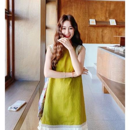 BY23413# 蕾丝边拼接黄色无袖连衣裙女夏新款小个子超火绝美a字短裙 服裝批發女裝批發服飾貨源