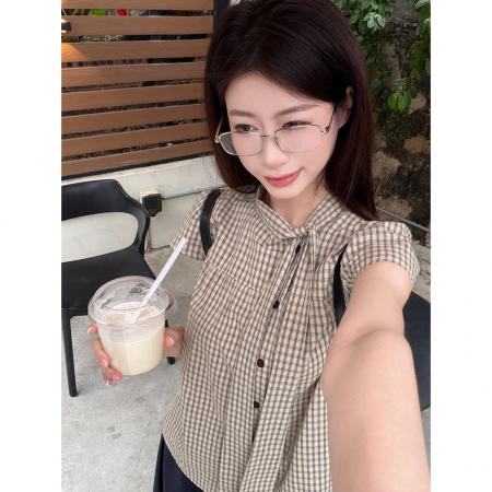 BY23477# 韩版气质立领系带格纹小飞袖衬衫女装设计感小众别致上衣 服裝批發女裝批發服飾貨源