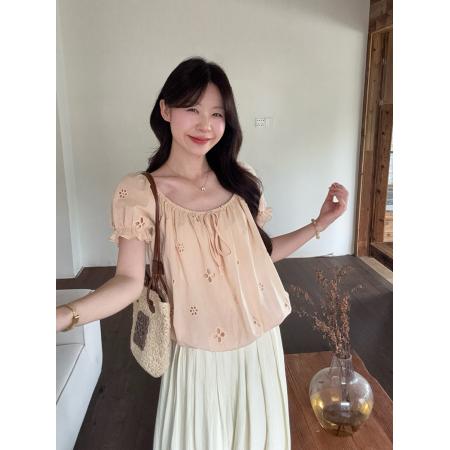 BY23576# 大码法式自然系少女感刺绣泡泡袖花苞小衫 服裝批發女裝批發服飾貨源