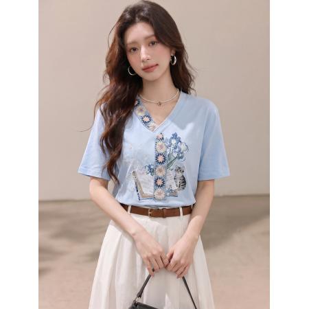 BY23720# 短袖v领t恤女夏季新款蓝色设计感宽松漂亮上衣夏风逐花 服裝批發女裝批發服飾貨源