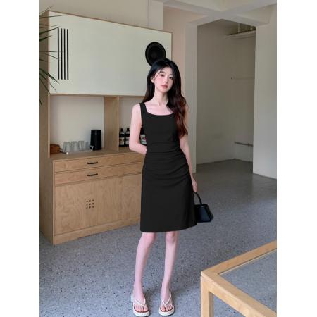BY23763# 大码女装夏新款方领褶皱收腰吊带连衣裙修身短款包臀裙子 服裝批發女裝批發服飾貨源