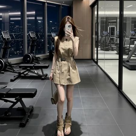 BY23877# 法式复古卡其色背心连衣裙女夏季新款巨好看收腰a字工装短裙 服裝批發女裝批發服飾貨源