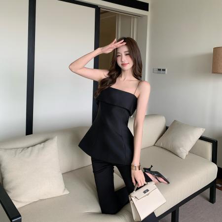 BY23884# 时尚小众简约设计款高级黑抹胸背心外穿花苞吊带上衣女 服裝批發女裝批發服飾貨源