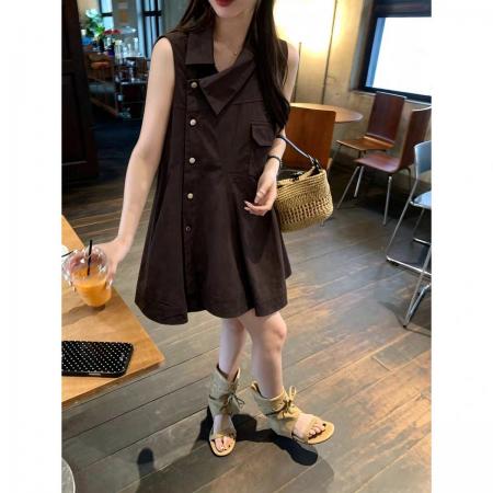BY24143# 美拉德复古咖色无袖单排扣新款质感高级感连 服裝批發女裝批發服飾貨源