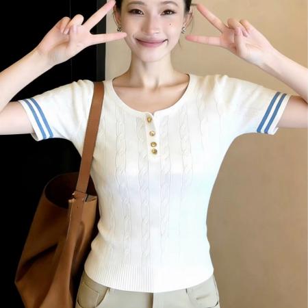 BY24529# 新款夏季设计感麻花纹冰丝针织短袖独特百搭白色上衣 服裝批發女裝批發服飾貨源