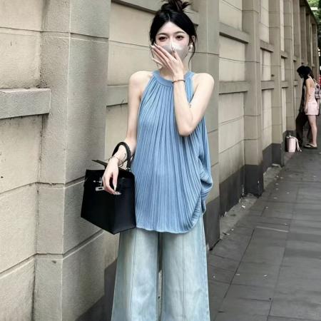 BY24645# 直播爆款压褶圆领背心女夏季法式气质挂脖无袖冰丝针织上衣  服裝批發女裝批發服飾貨源