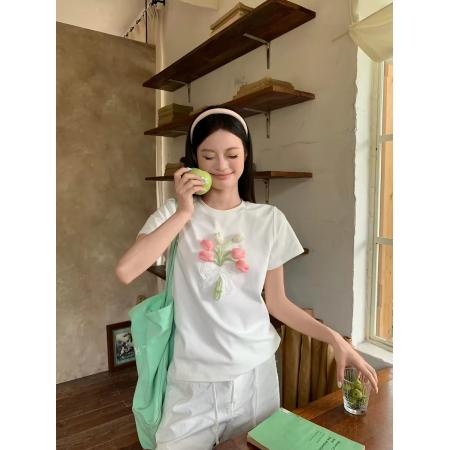 BY24672# 宋正恩白色正肩宽松短袖T恤女夏季穿搭立体花卉韩系巨好看的上衣  服裝批發女裝批發服飾貨源