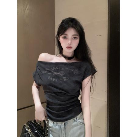 BY24729# 短袖t恤女夏季印花黑色正肩短款显瘦设计感一字肩上衣  服裝批發女裝批發服飾貨源