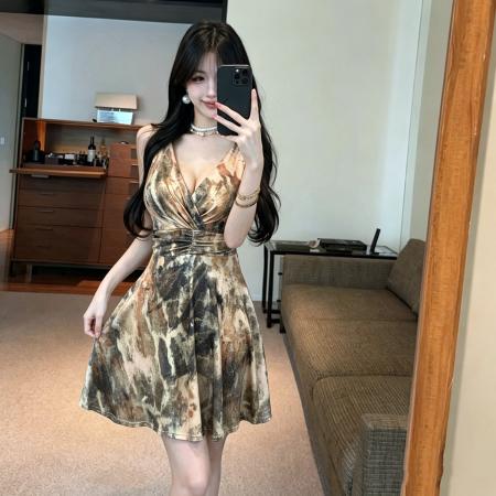 BY24790# 晕染印花V领无袖吊带背心女夏季收腰设计感小众裙子