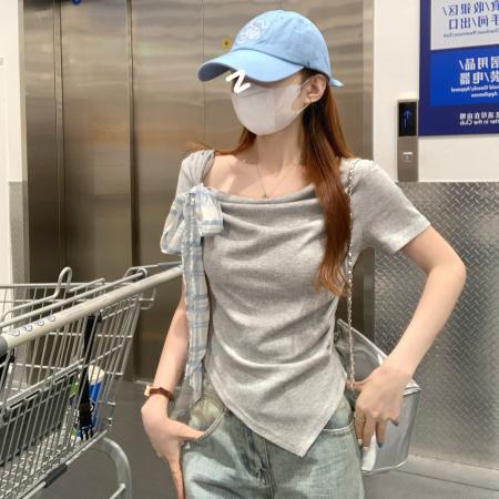 BY25132# 短袖t恤女装夏新款短款修身显瘦潮蝴蝶结设计感斜肩上衣 服裝批發女裝批發服飾貨源